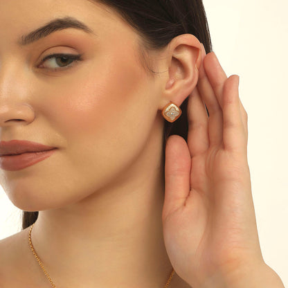 FLORA MOTHER OF PEARL NECKLACE